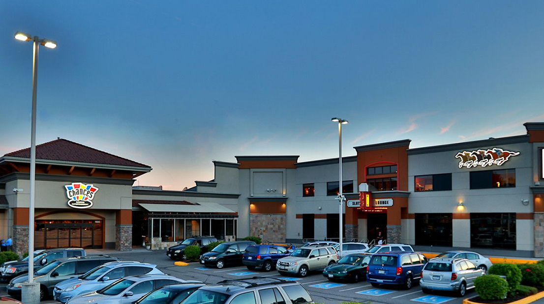 chances kelowna exterior image